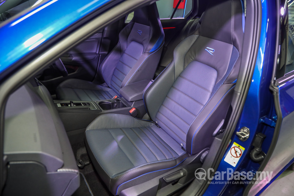 Volkswagen Golf R Mk8 R (2022) Interior