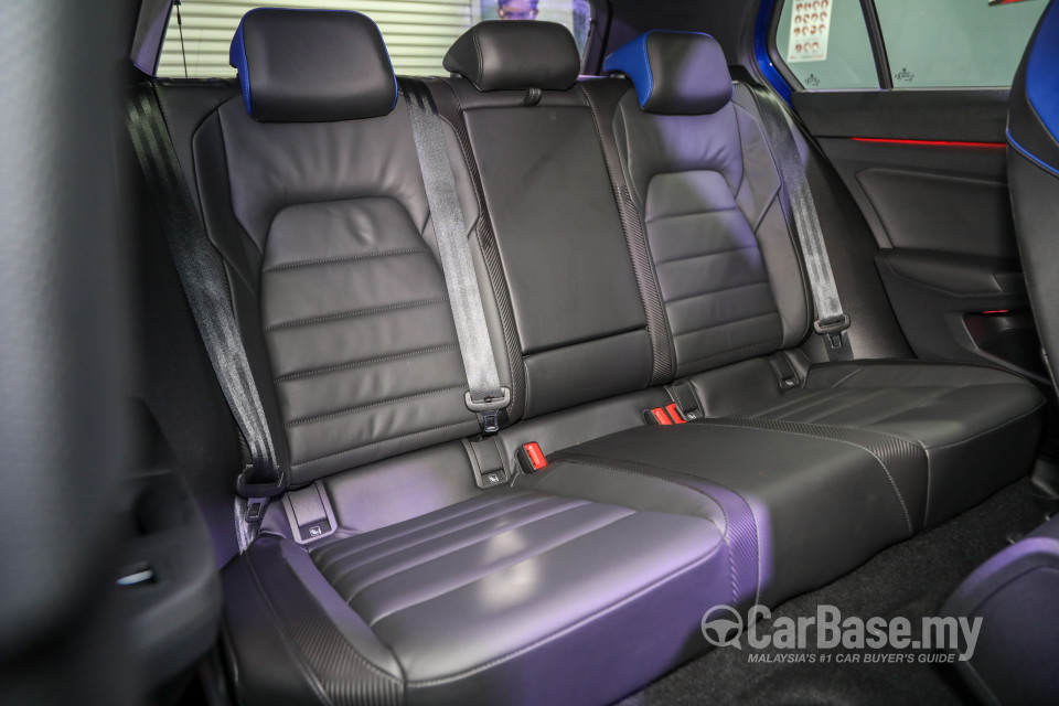 Volkswagen Golf R Mk8 R (2022) Interior
