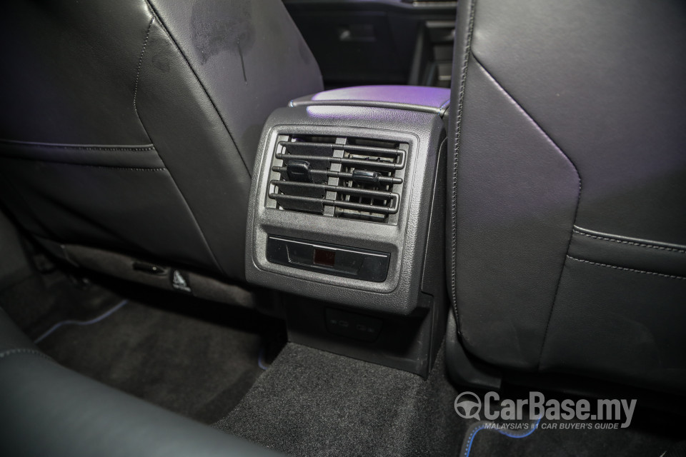 Volkswagen Golf R Mk8 R (2022) Interior