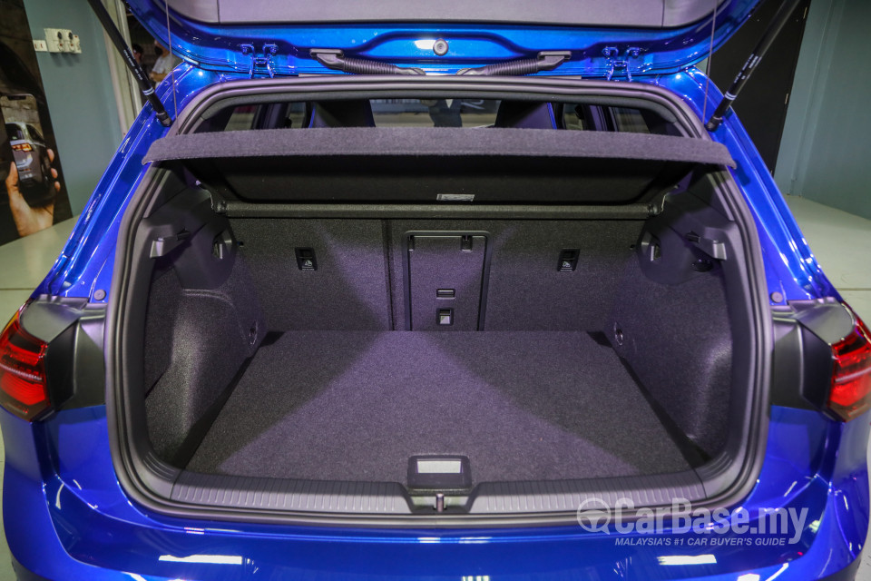Volkswagen Golf R Mk8 R (2022) Interior