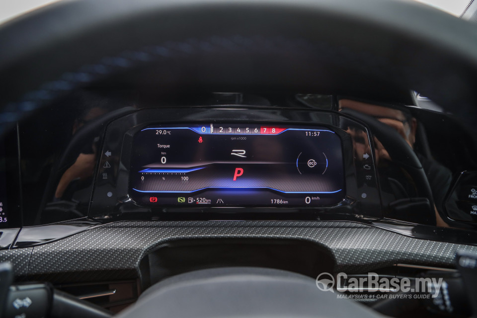 Volkswagen Golf R Mk8 R (2022) Interior