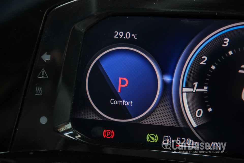 Volkswagen Golf R Mk8 R (2022) Interior