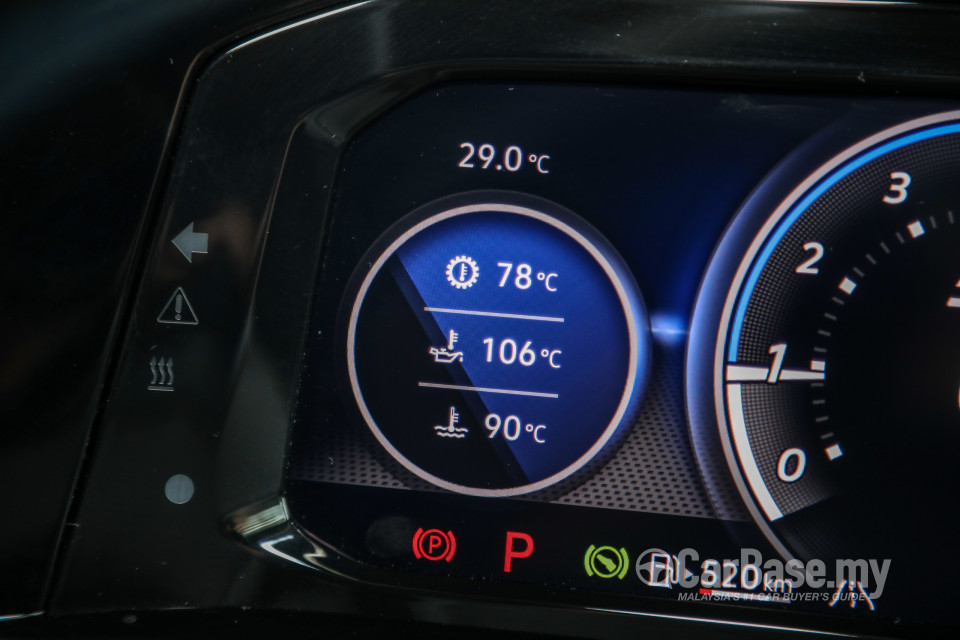 Volkswagen Golf R Mk8 R (2022) Interior