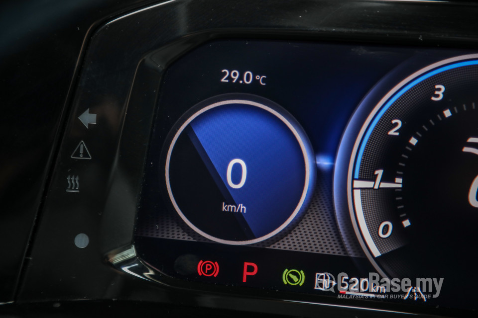 Volkswagen Golf R Mk8 R (2022) Interior