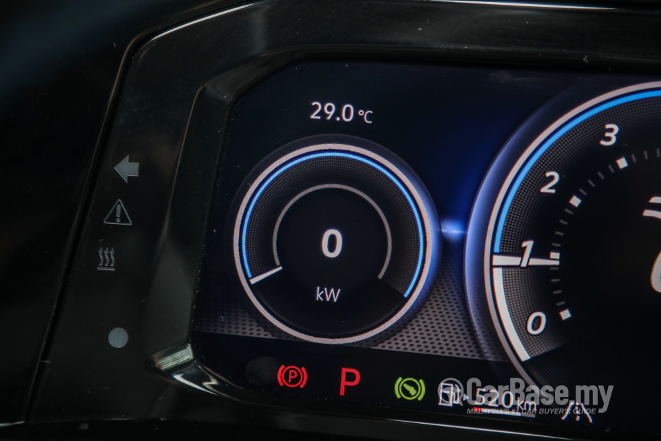 Volkswagen Golf R Mk8 R (2022) Interior