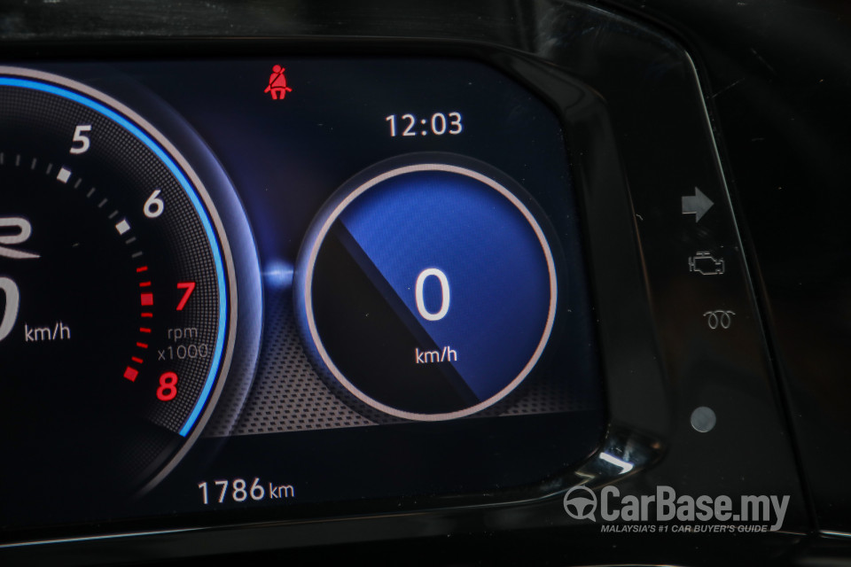 Volkswagen Golf R Mk8 R (2022) Interior