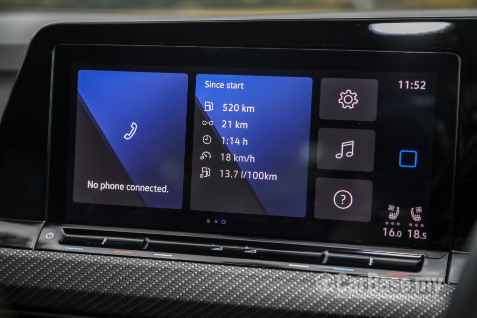 Volkswagen Golf R Mk8 R (2022) Interior