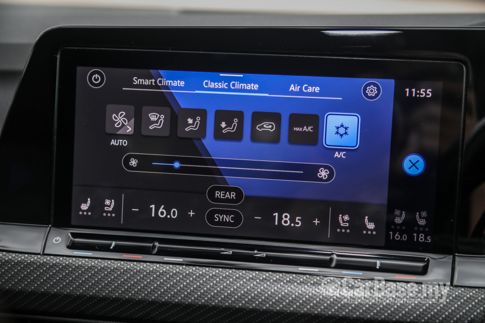 Volkswagen Golf R Mk8 R (2022) Interior