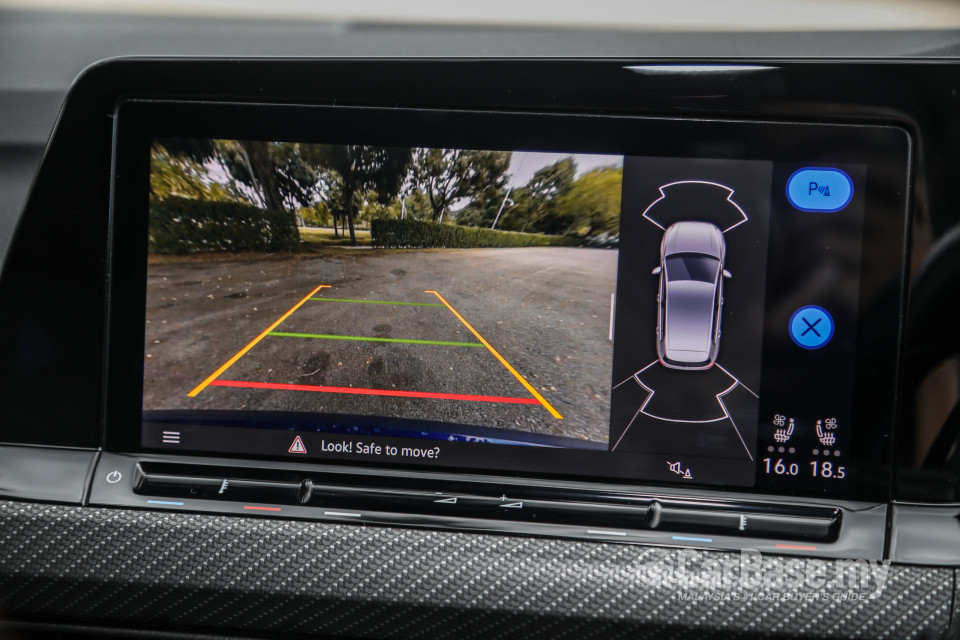Volkswagen Golf R Mk8 R (2022) Interior