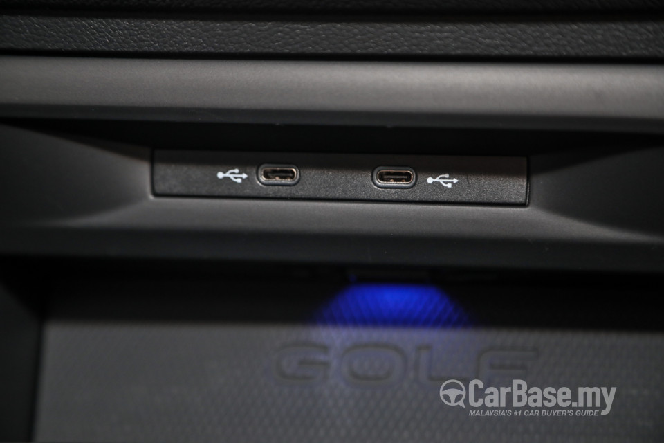 Volkswagen Golf R Mk8 R (2022) Interior