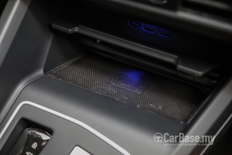 Volkswagen Golf R Mk8 R (2022) Interior