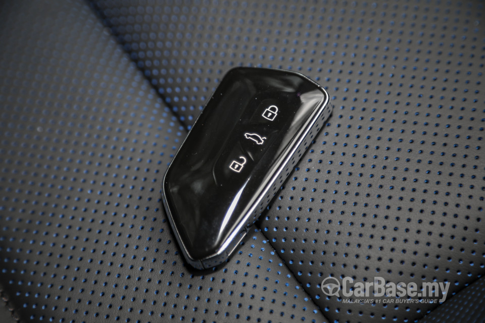 Volkswagen Golf R Mk8 R (2022) Interior