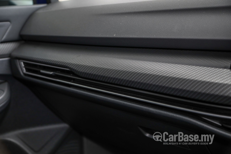 Volkswagen Golf R Mk8 R (2022) Interior