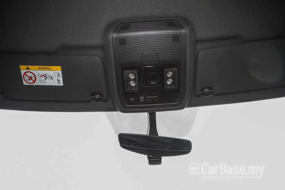 Volkswagen Golf R Mk8 R (2022) Interior