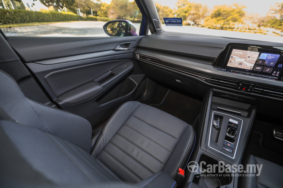Volkswagen Golf R Mk8 R (2022) Interior