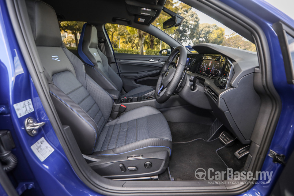 Volkswagen Golf R Mk8 R (2022) Interior