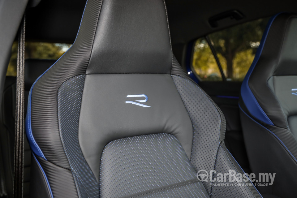 Volkswagen Golf R Mk8 R (2022) Interior