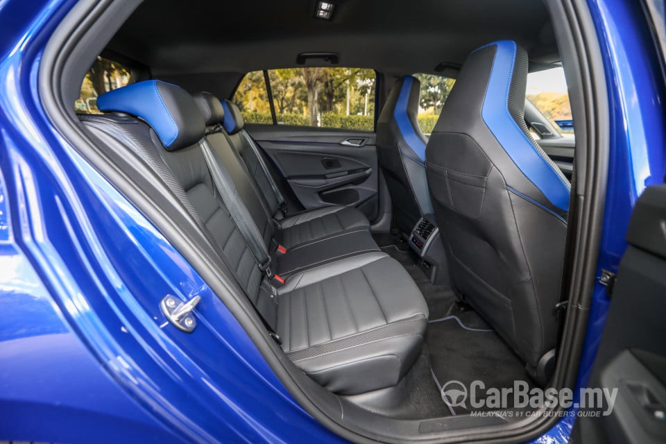 Volkswagen Golf R Mk8 R (2022) Interior