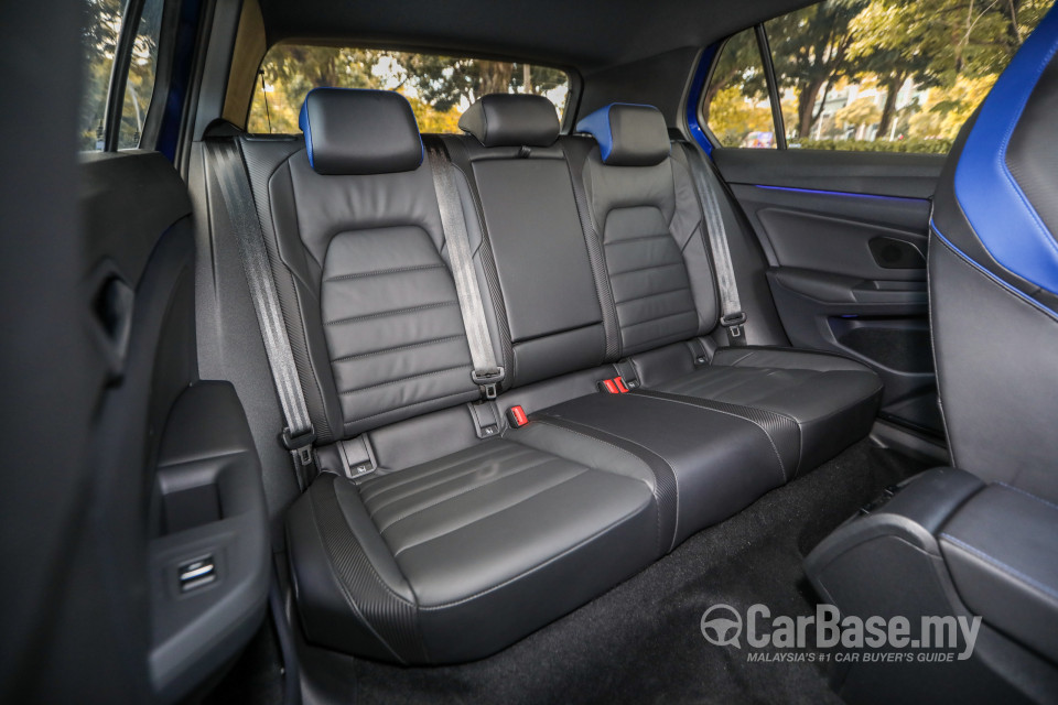 Volkswagen Golf R Mk8 R (2022) Interior