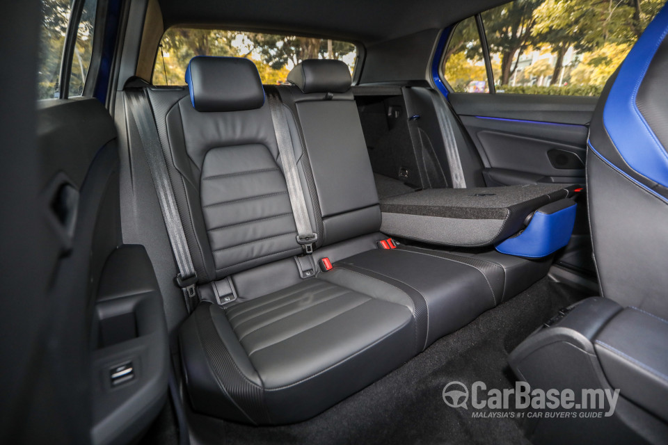 Volkswagen Golf R Mk8 R (2022) Interior