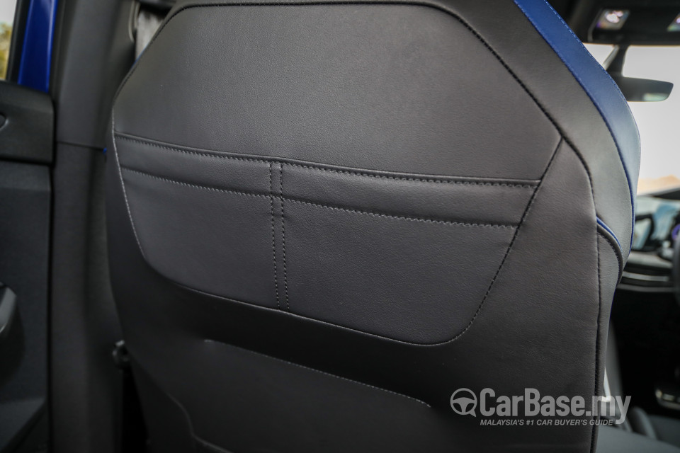 Volkswagen Golf R Mk8 R (2022) Interior