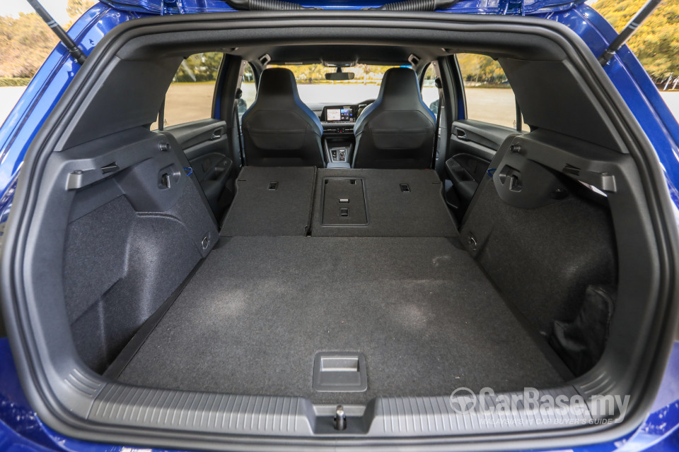 Volkswagen Golf R Mk8 R (2022) Interior