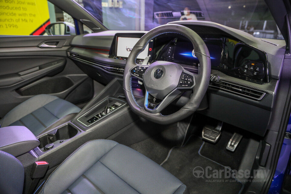 Volkswagen Golf R Mk8 R (2022) Interior