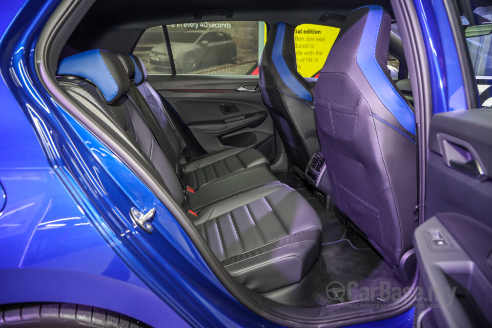 Volkswagen Golf R Mk8 R (2022) Interior