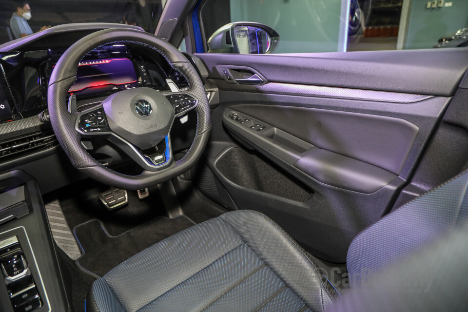Volkswagen Golf R Mk8 R (2022) Interior