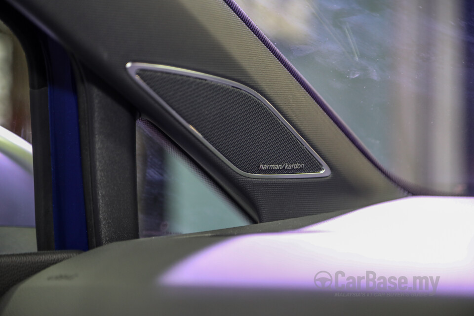 Volkswagen Golf R Mk8 R (2022) Interior