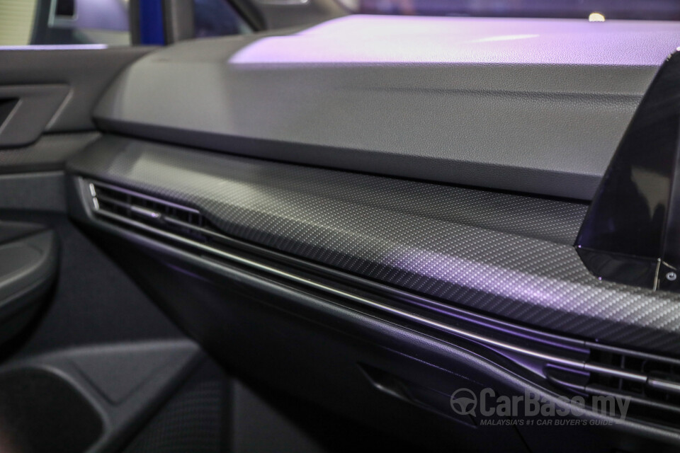 Volkswagen Golf R Mk8 R (2022) Interior
