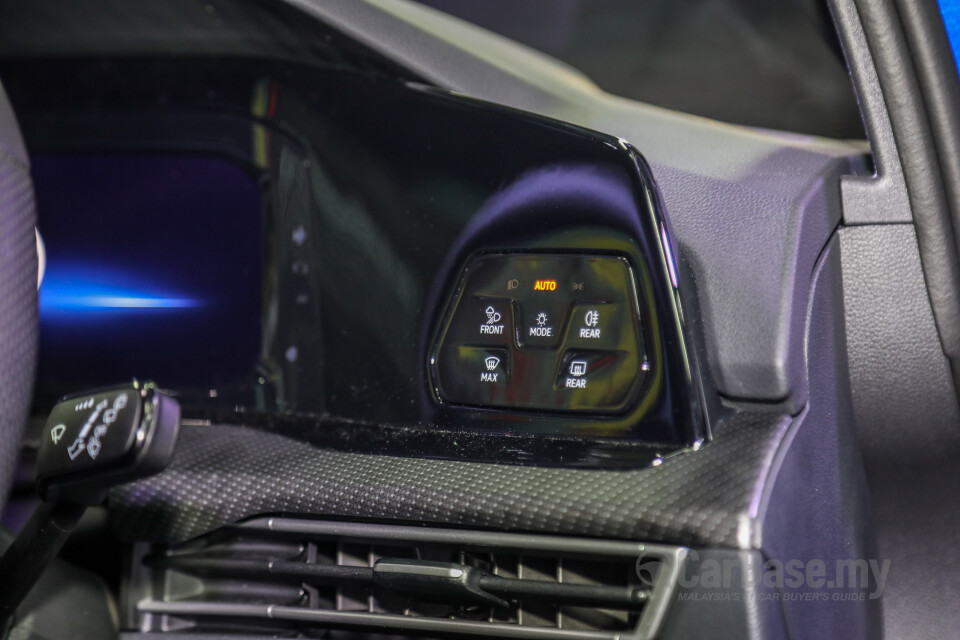 Volkswagen Golf R Mk8 R (2022) Interior