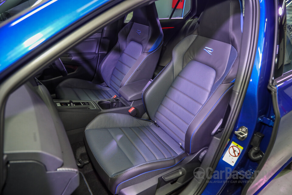 Volkswagen Golf R Mk8 R (2022) Interior