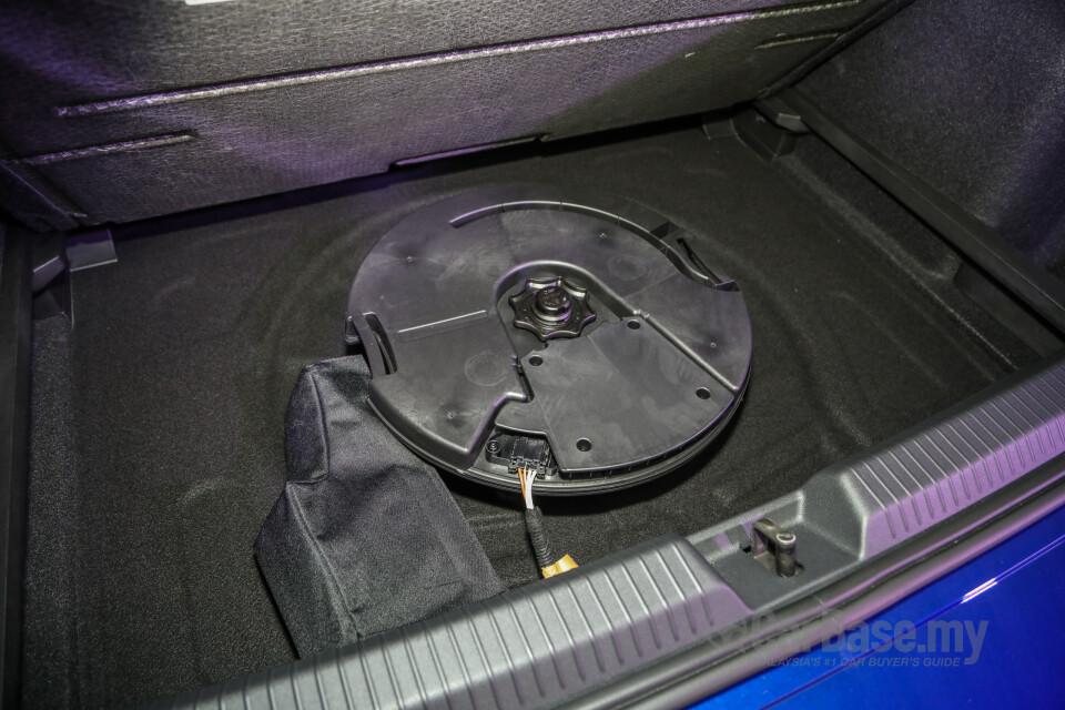 Volkswagen Golf R Mk8 R (2022) Interior