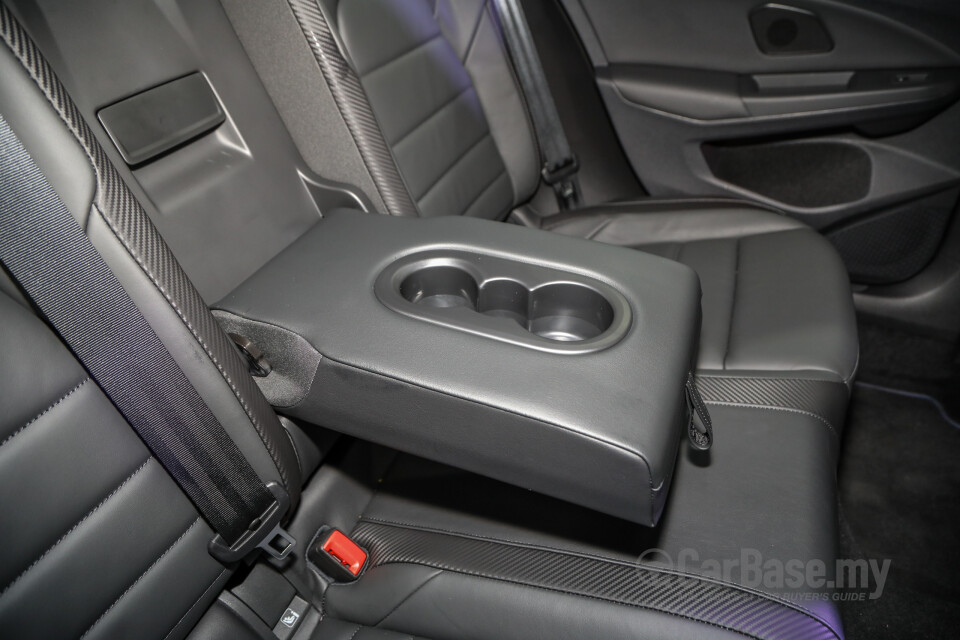 Volkswagen Golf R Mk8 R (2022) Interior