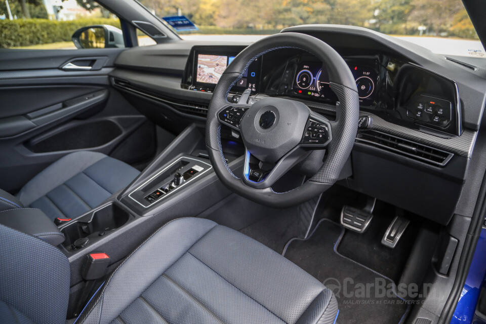 Volkswagen Golf R Mk8 R (2022) Interior