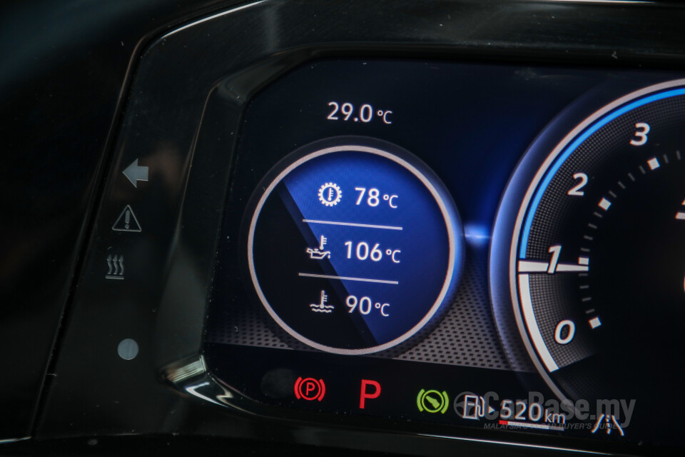 Volkswagen Golf R Mk8 R (2022) Interior