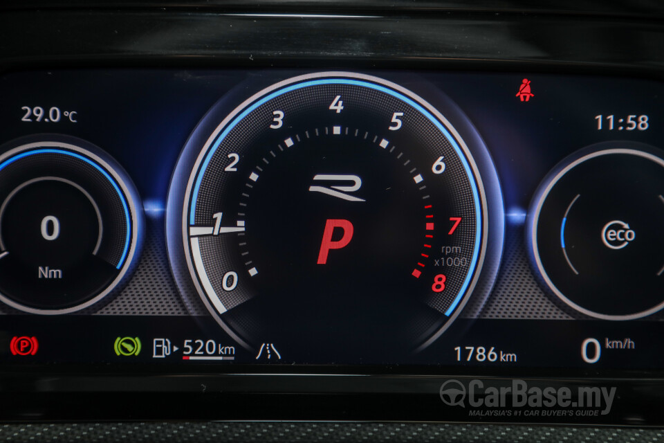 Volkswagen Golf R Mk8 R (2022) Interior
