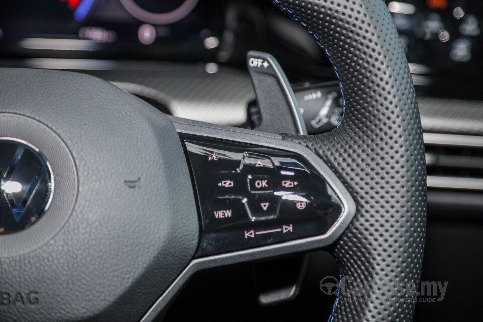 Volkswagen Golf R Mk8 R (2022) Interior