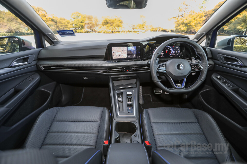 Volkswagen Golf R Mk8 R (2022) Interior