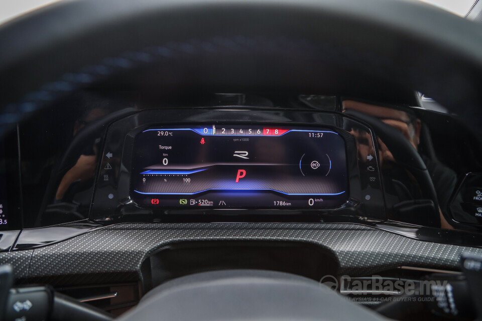 Volkswagen Golf R Mk8 R (2022) Interior