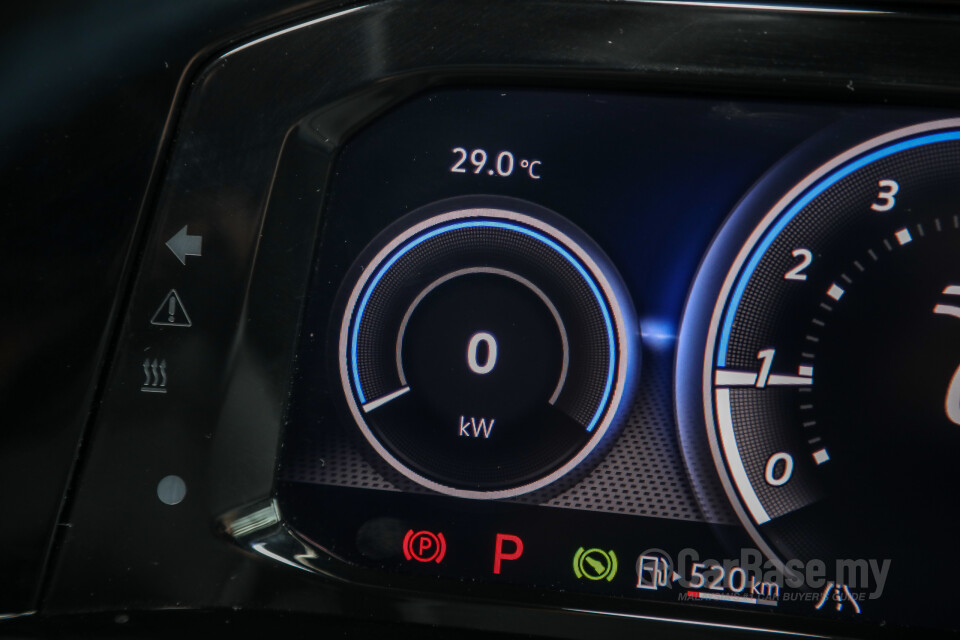 Volkswagen Golf R Mk8 R (2022) Interior
