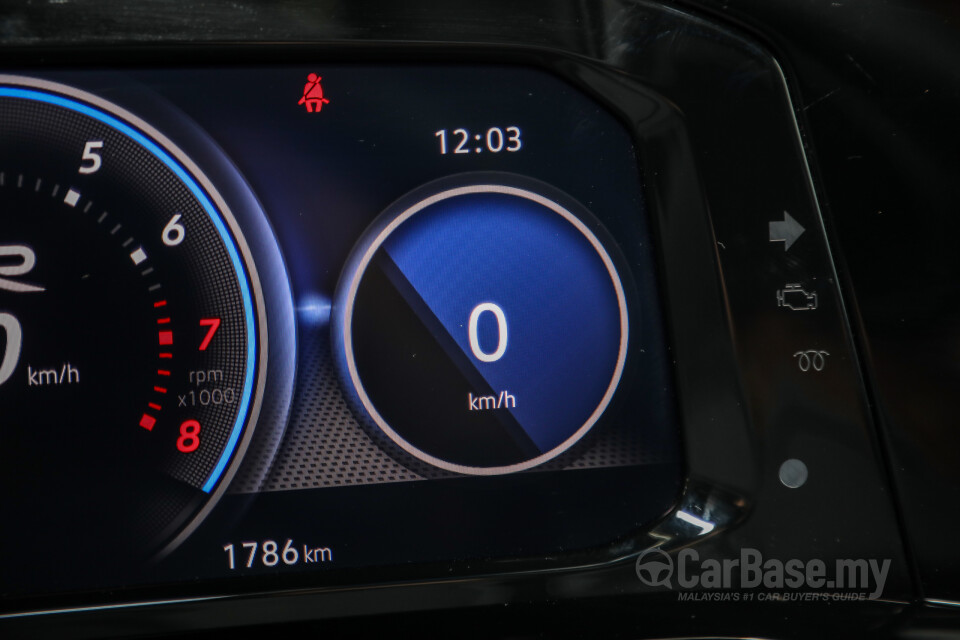 Volkswagen Golf R Mk8 R (2022) Interior