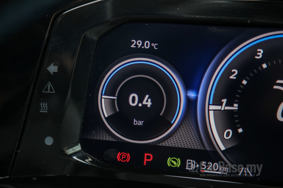 Volkswagen Golf R Mk8 R (2022) Interior