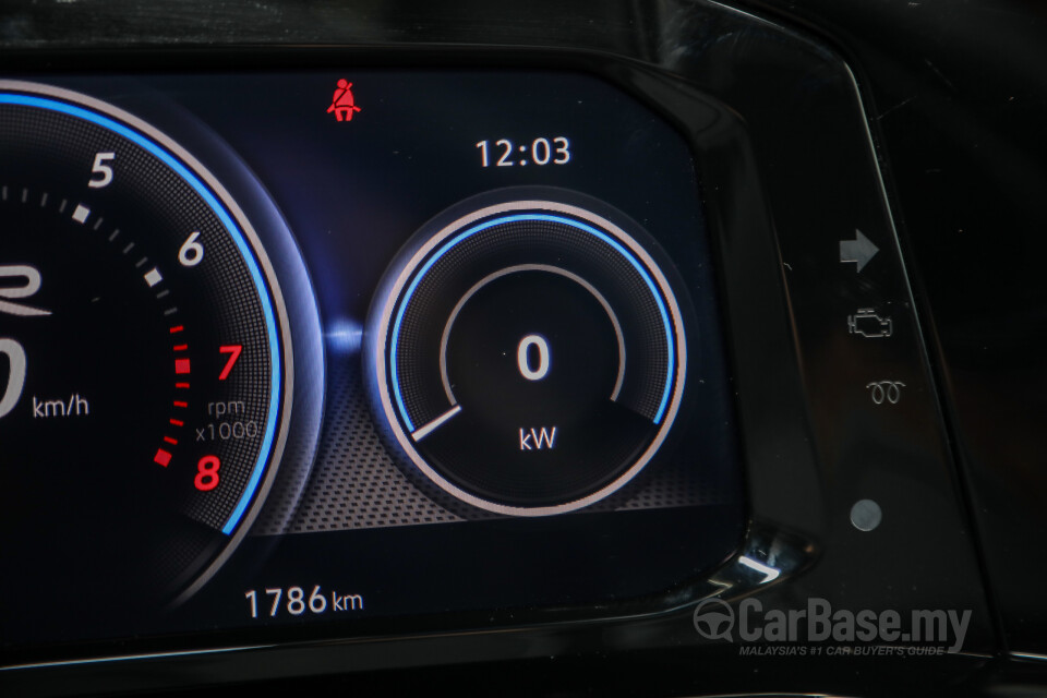 Volkswagen Golf R Mk8 R (2022) Interior