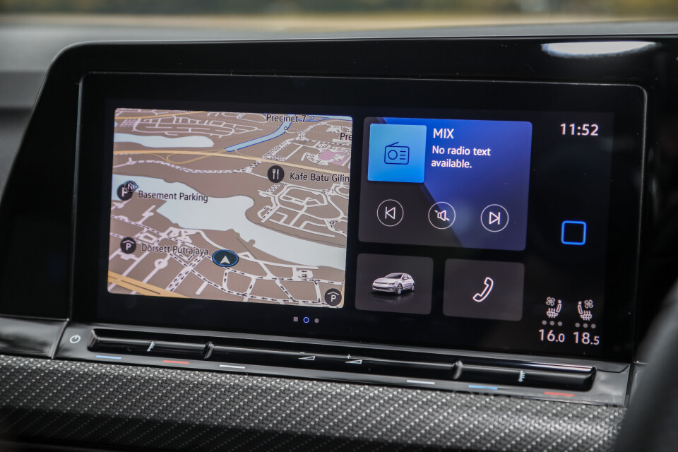 Volkswagen Golf R Mk8 R (2022) Interior