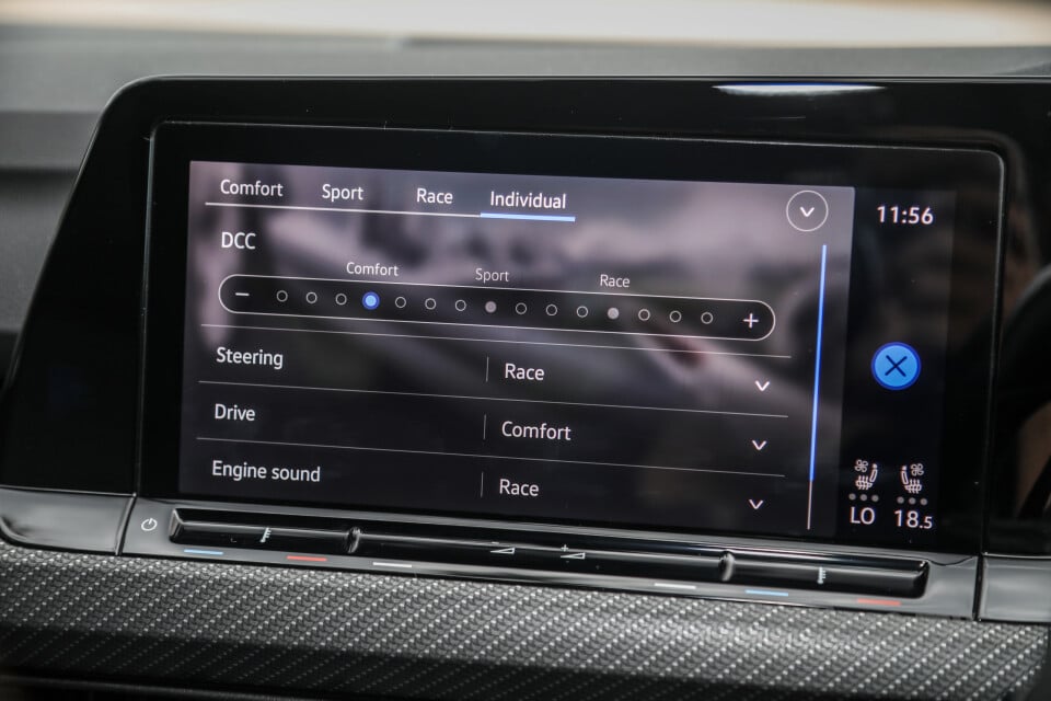Volkswagen Golf R Mk8 R (2022) Interior