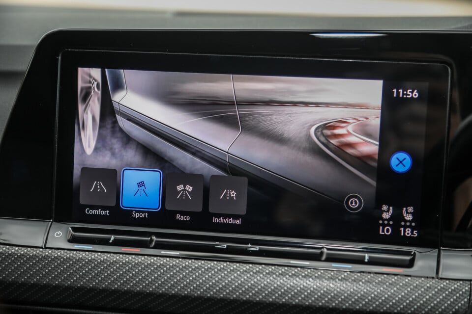 Volkswagen Golf R Mk8 R (2022) Interior