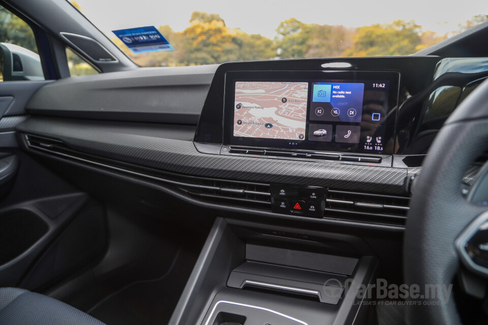 Volkswagen Golf R Mk8 R (2022) Interior
