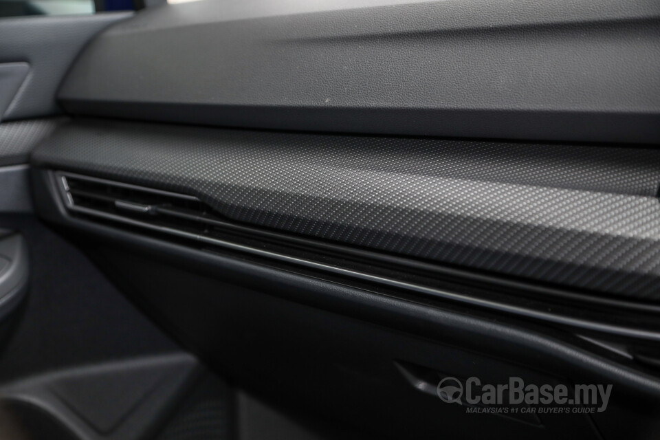 Volkswagen Golf R Mk8 R (2022) Interior